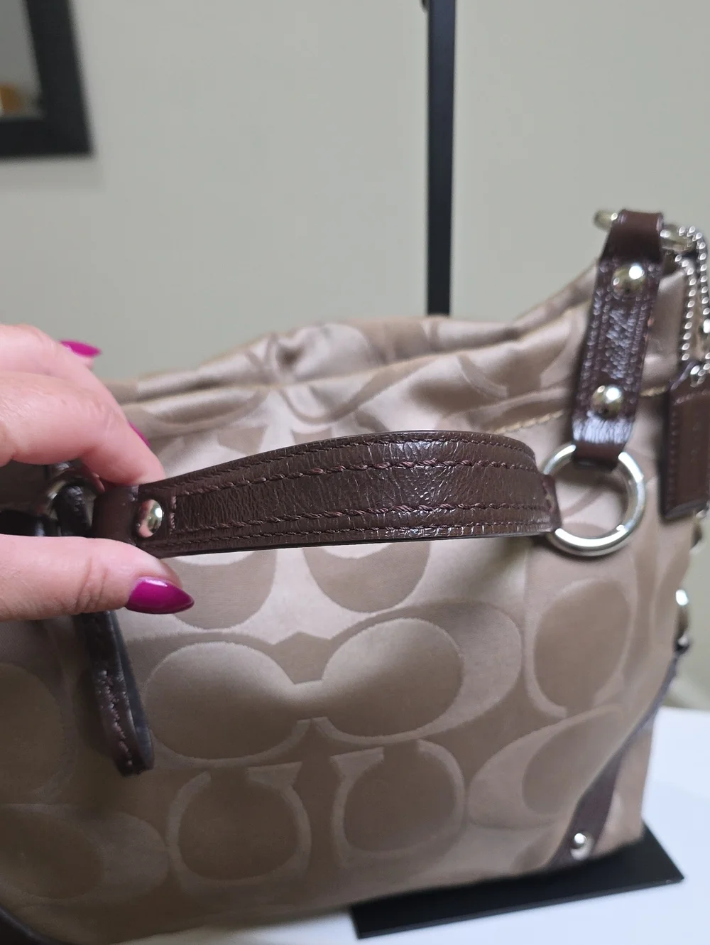 COACH F15250 Signature Khaki Fabric/Brown Leather Trim Carly Hobo GUC